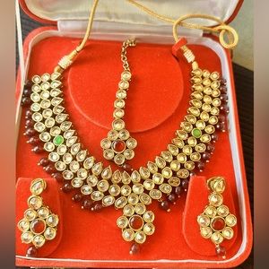Authentic high quality kundan set with earrings and maang teeka